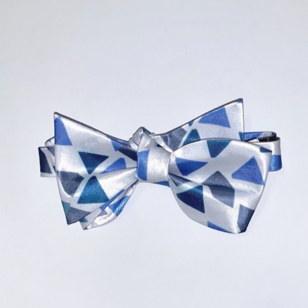 Geometric bow tie
